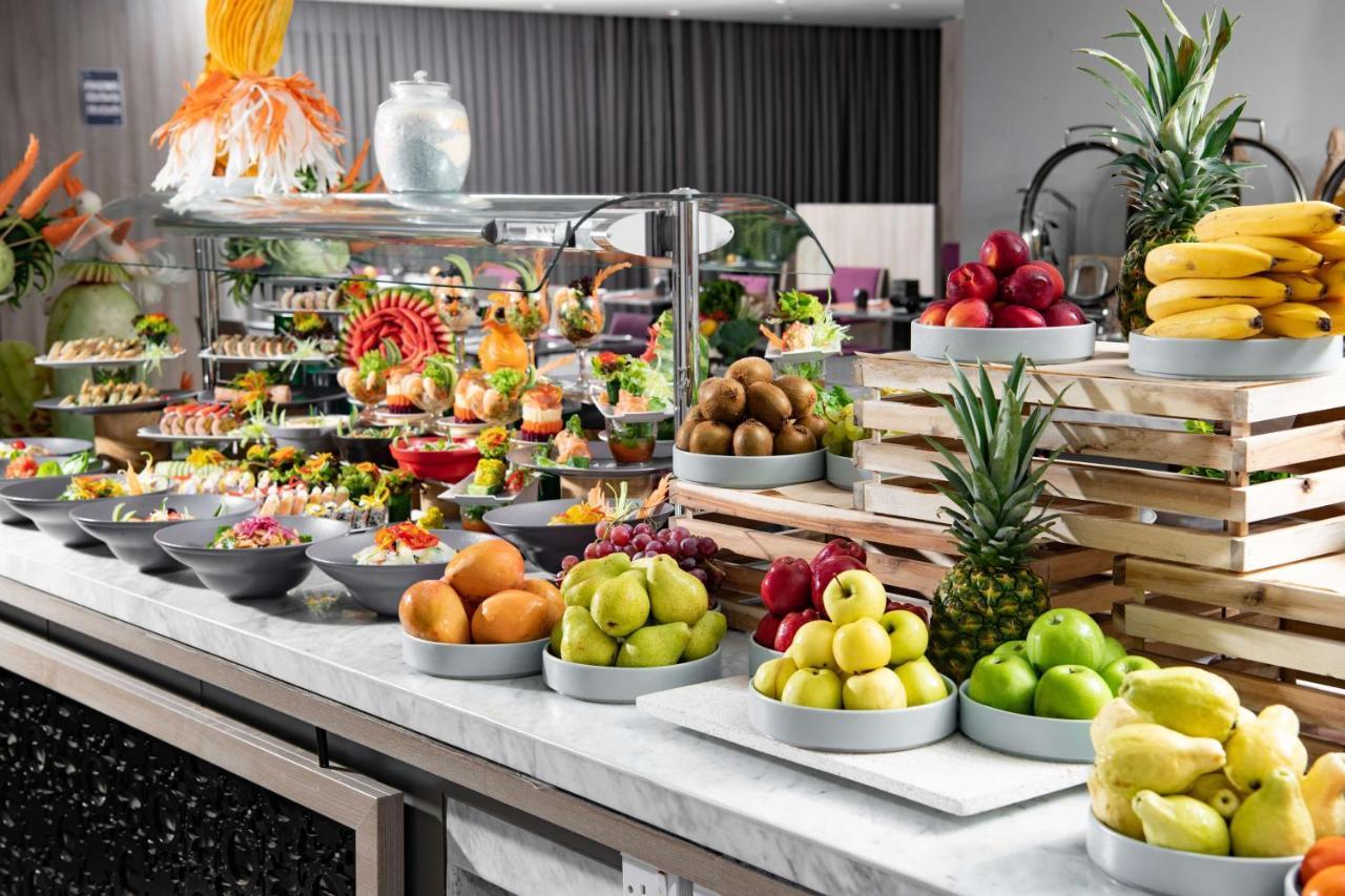 Park Inn By Radisson Makkah Aziziyah La Mecque Extérieur photo A buffet at a luxury hotel