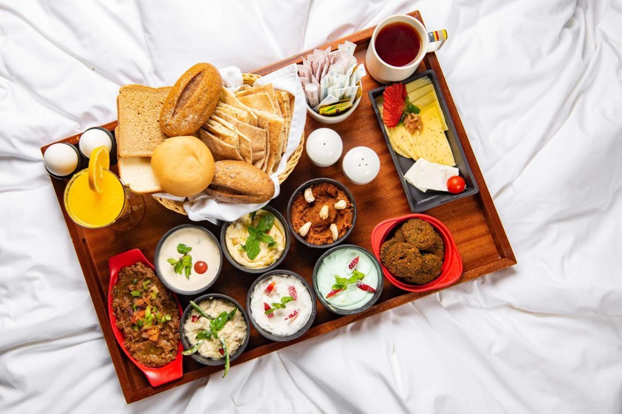 Park Inn By Radisson Makkah Aziziyah La Mecque Extérieur photo A typical breakfast in India