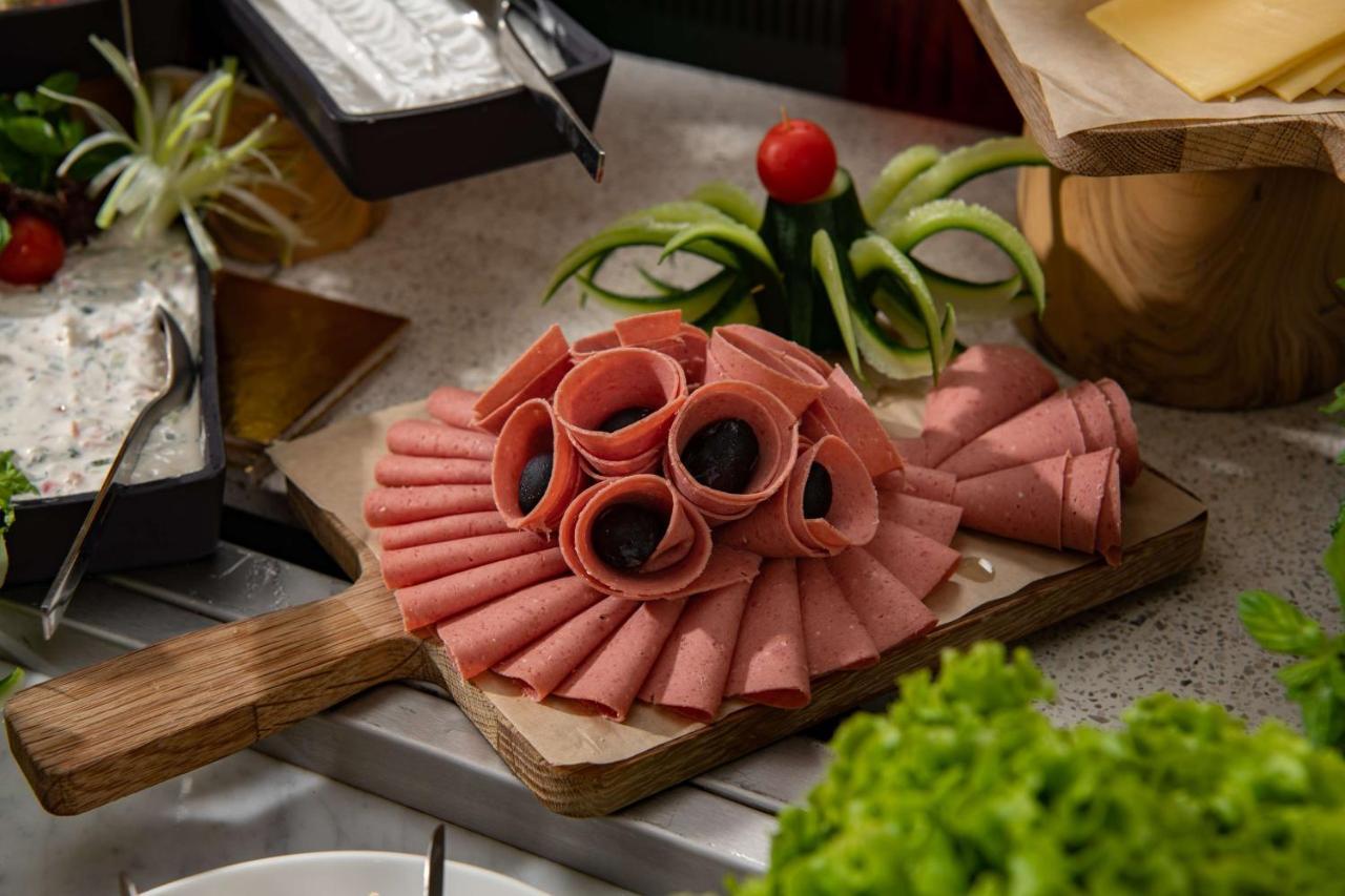Park Inn By Radisson Makkah Aziziyah La Mecque Extérieur photo Smoked turkey sausage