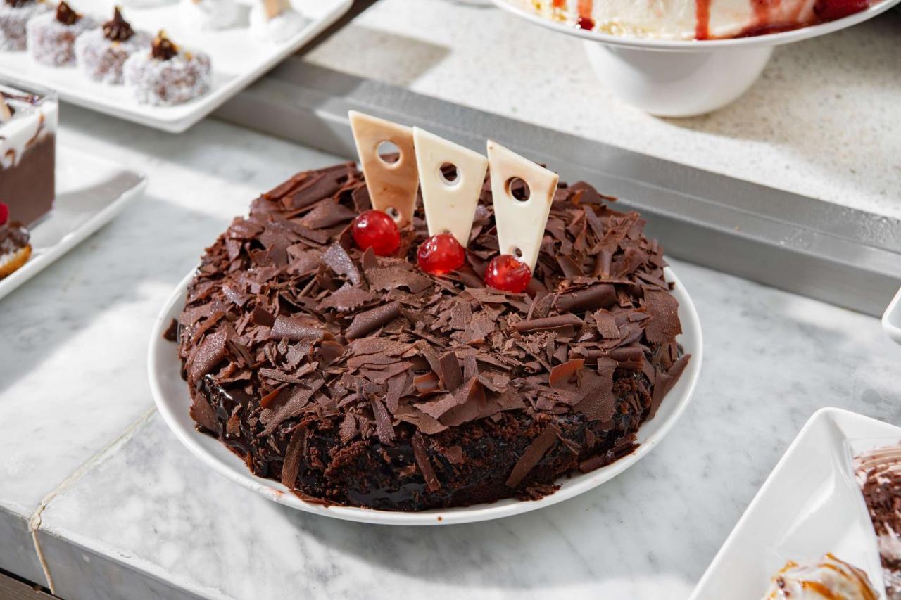 Park Inn By Radisson Makkah Aziziyah La Mecque Extérieur photo Black Forest cake