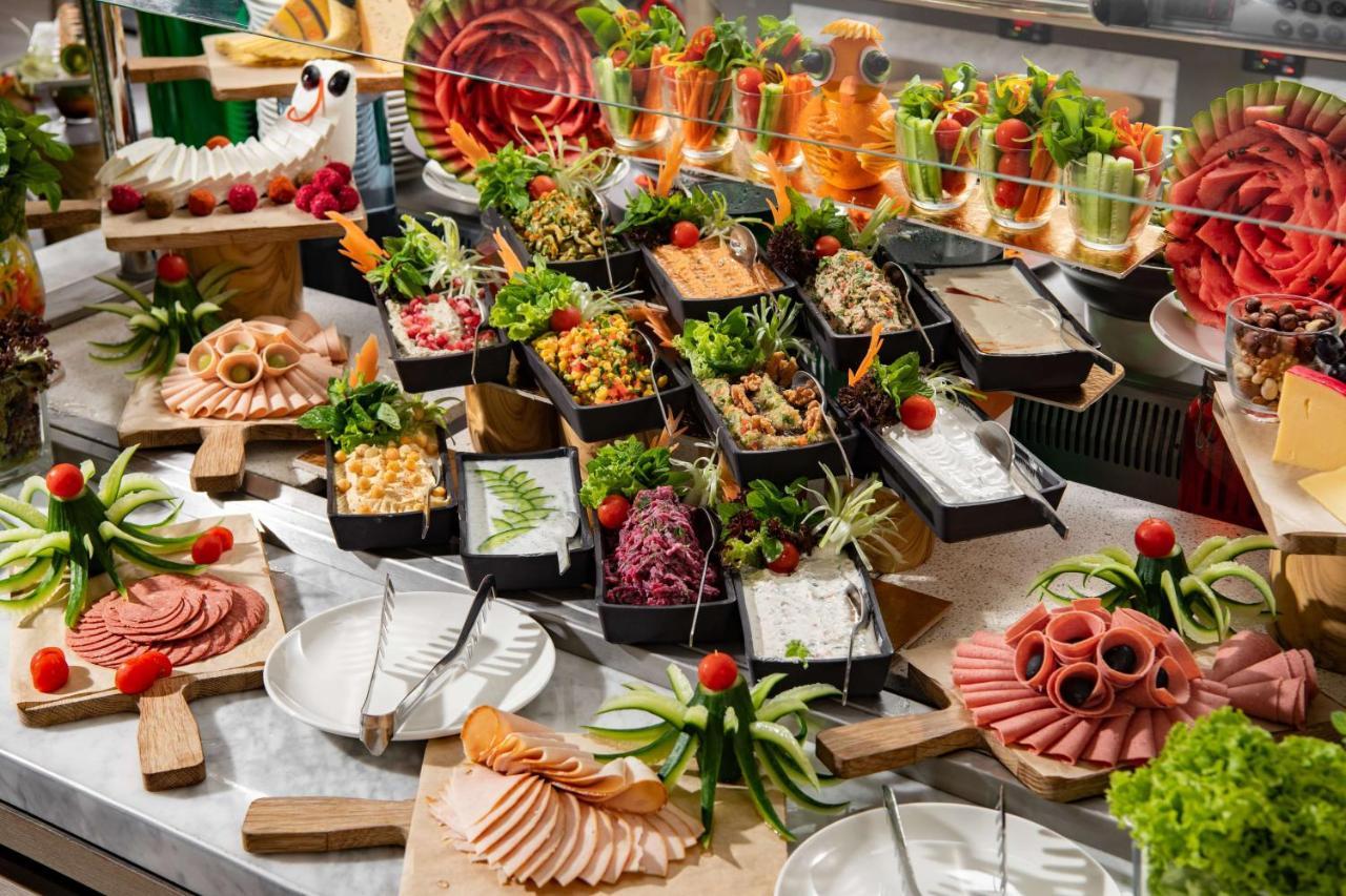 Park Inn By Radisson Makkah Aziziyah La Mecque Extérieur photo A buffet at a luxury hotel
